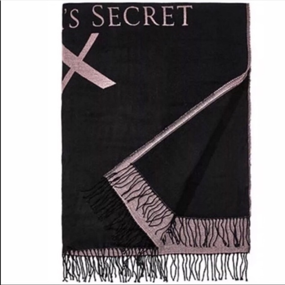 Victoria's Secret LOVE 💗 Cozy Soft Blanket NWT - Picture 2 of 2